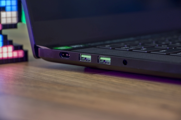 Razer Blade 15 Advanced: Gaming laptop with RTX 2080!